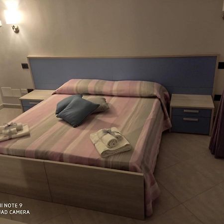 Affittacamere Borgata Marina Roseto Capo Spulico Exteriör bild