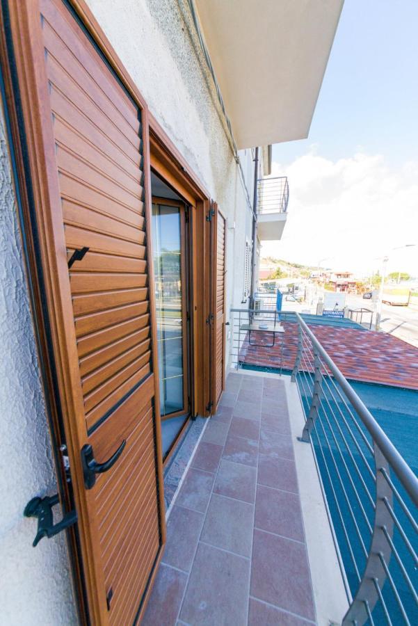 Affittacamere Borgata Marina Roseto Capo Spulico Exteriör bild