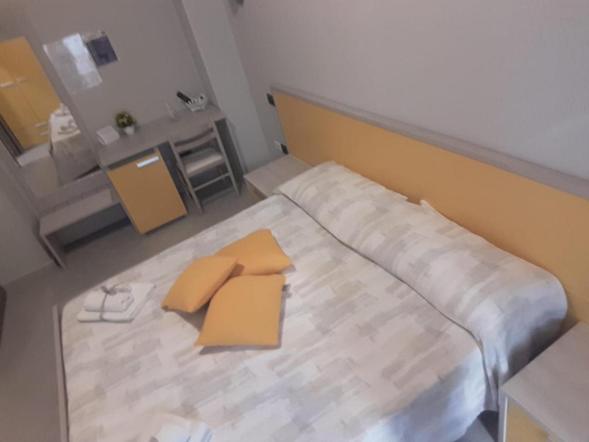 Affittacamere Borgata Marina Roseto Capo Spulico Exteriör bild
