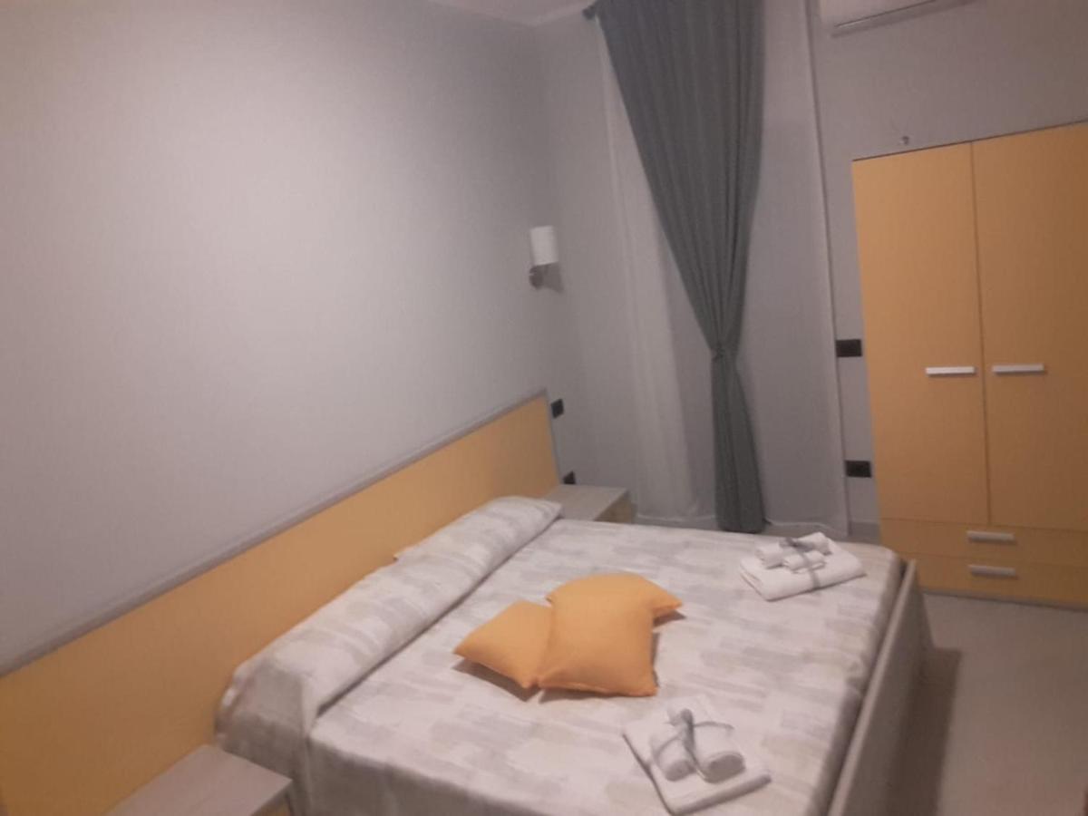 Affittacamere Borgata Marina Roseto Capo Spulico Exteriör bild